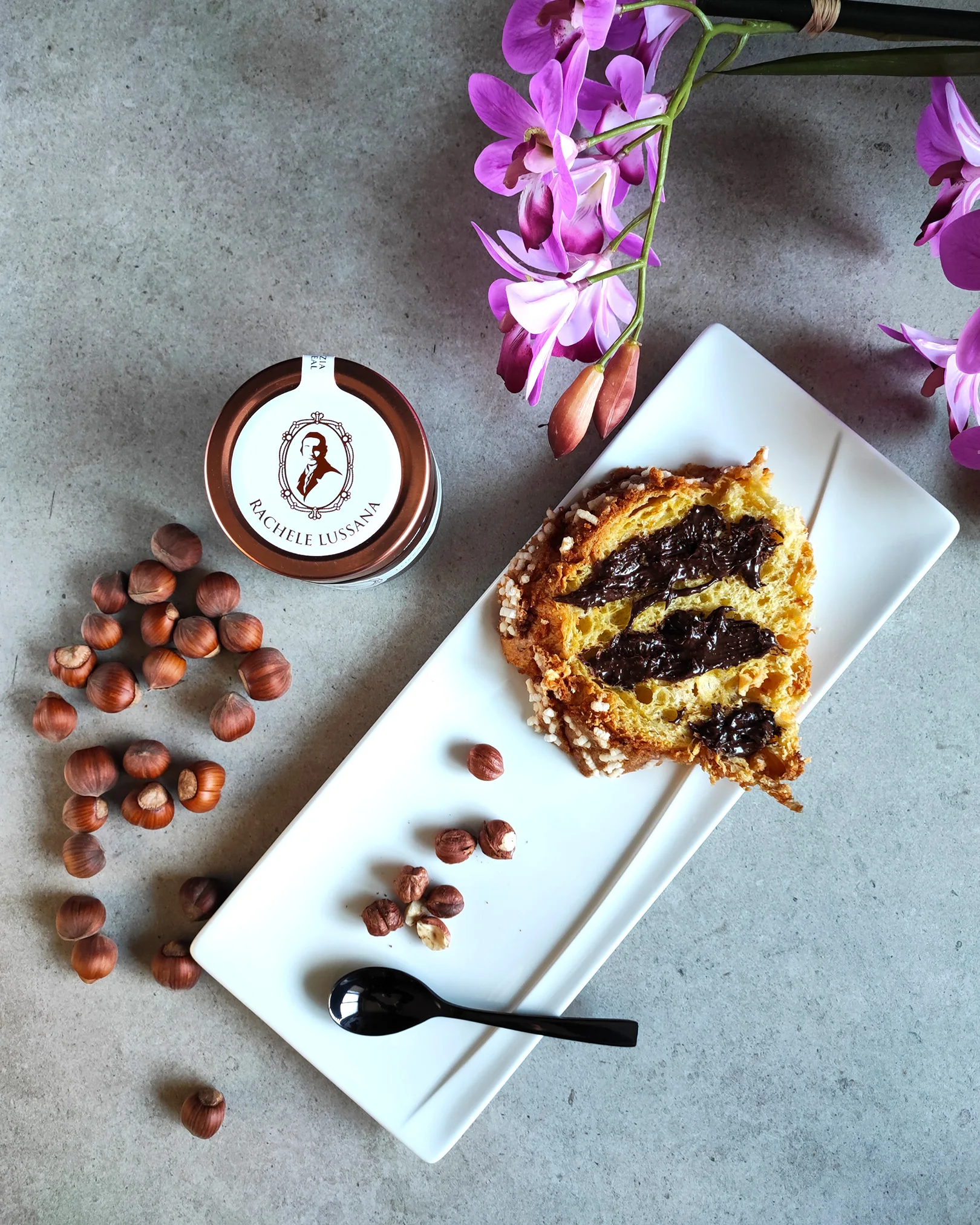 High quality Italian spreadable cream with Hazelnut 220g made with high-quality and natural ingredients