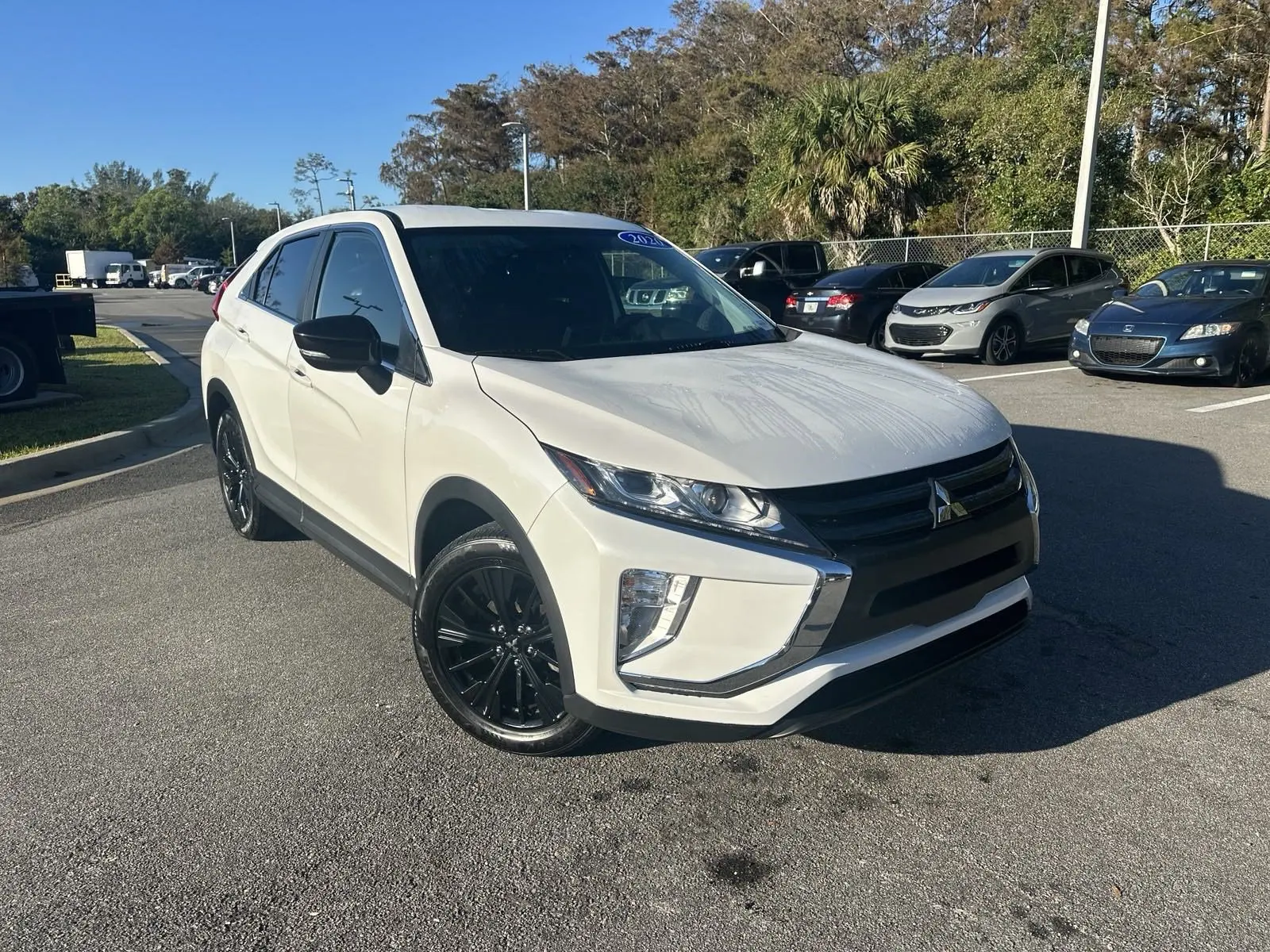 Используется 2020 Mitsubishi Eclipse Cross LE
