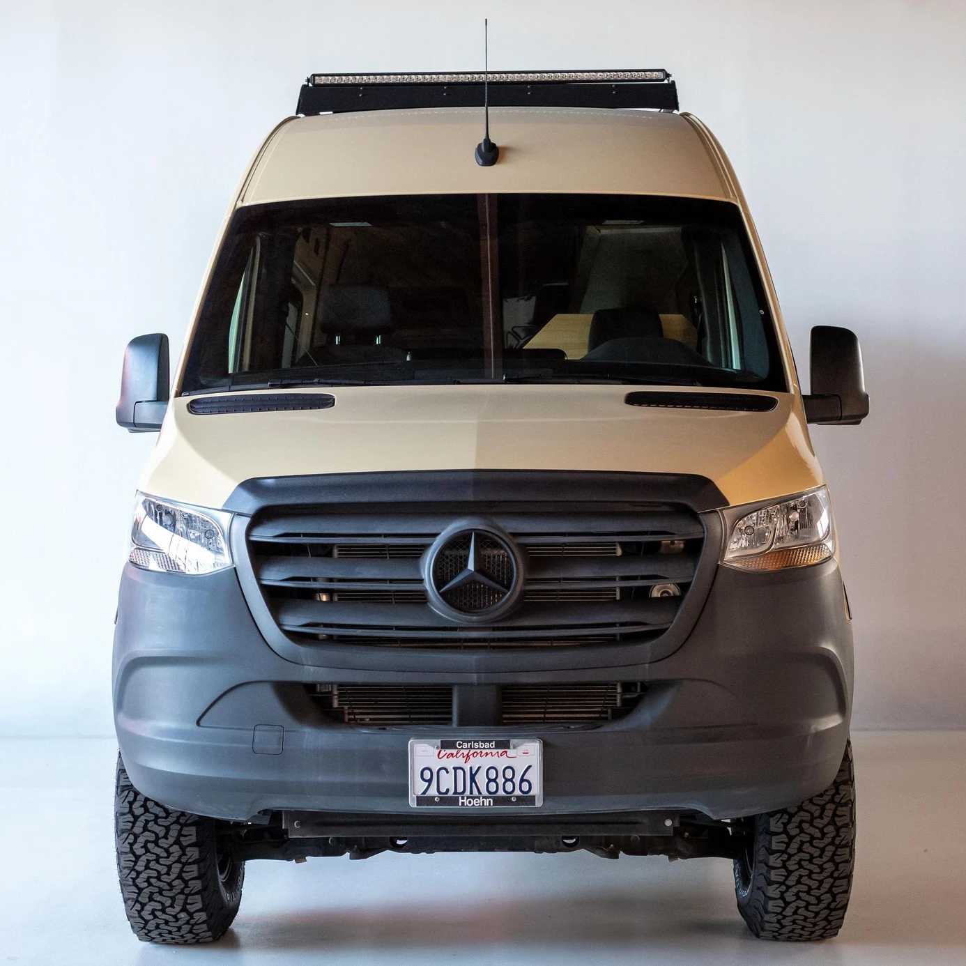 Подержанный роскошный туристический пассажирский автобус из Германии 2019 Benzzz Sprinter для продажи белая металлическая трансмиссия с