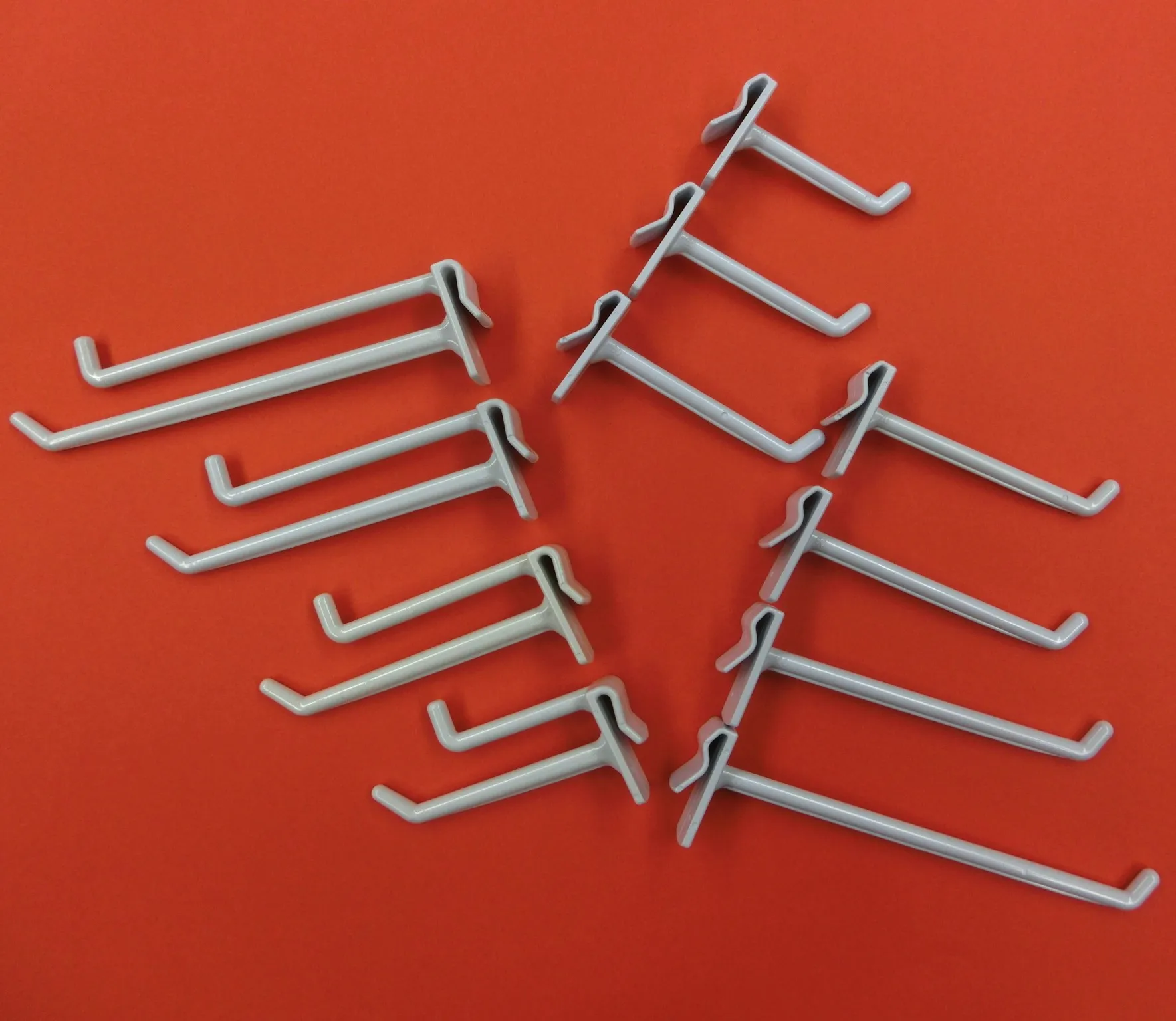 Double Wire Mesh Hanging Hooks for Wedding Dresses Display ABS and Plastic Design Light Laundry System