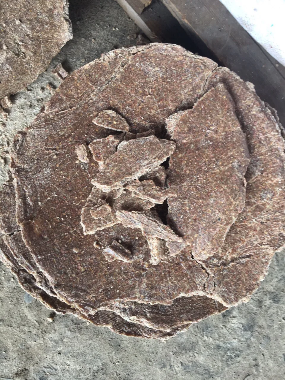 Groundnut oil cake cheapest price for animal feed and fertilizer additive from Vietnam manufacturer/Cheap Vietnam peaut oil cake