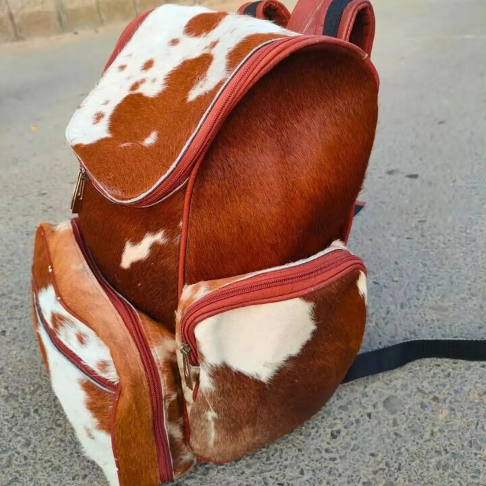 High Quality Durable Hand Made Lightweight Spacious Cowhide Leather Backpack Bag In Western Design for Export Selling