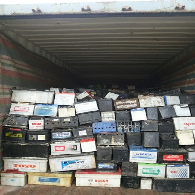 Used Scrap Battery Scrap / Car and truck battery drained lead battery scrap
