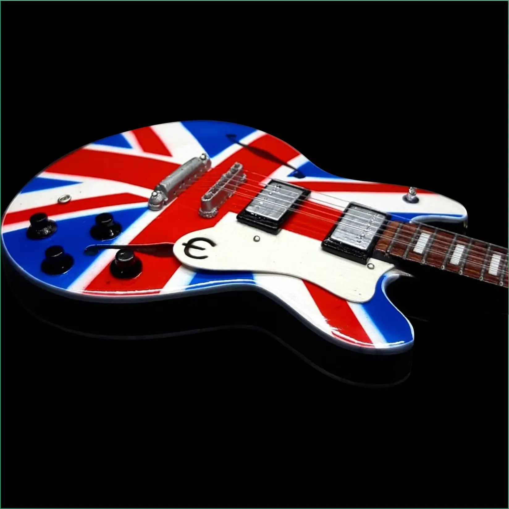 MINIATURE GUITAR UK FLAG 25 CM