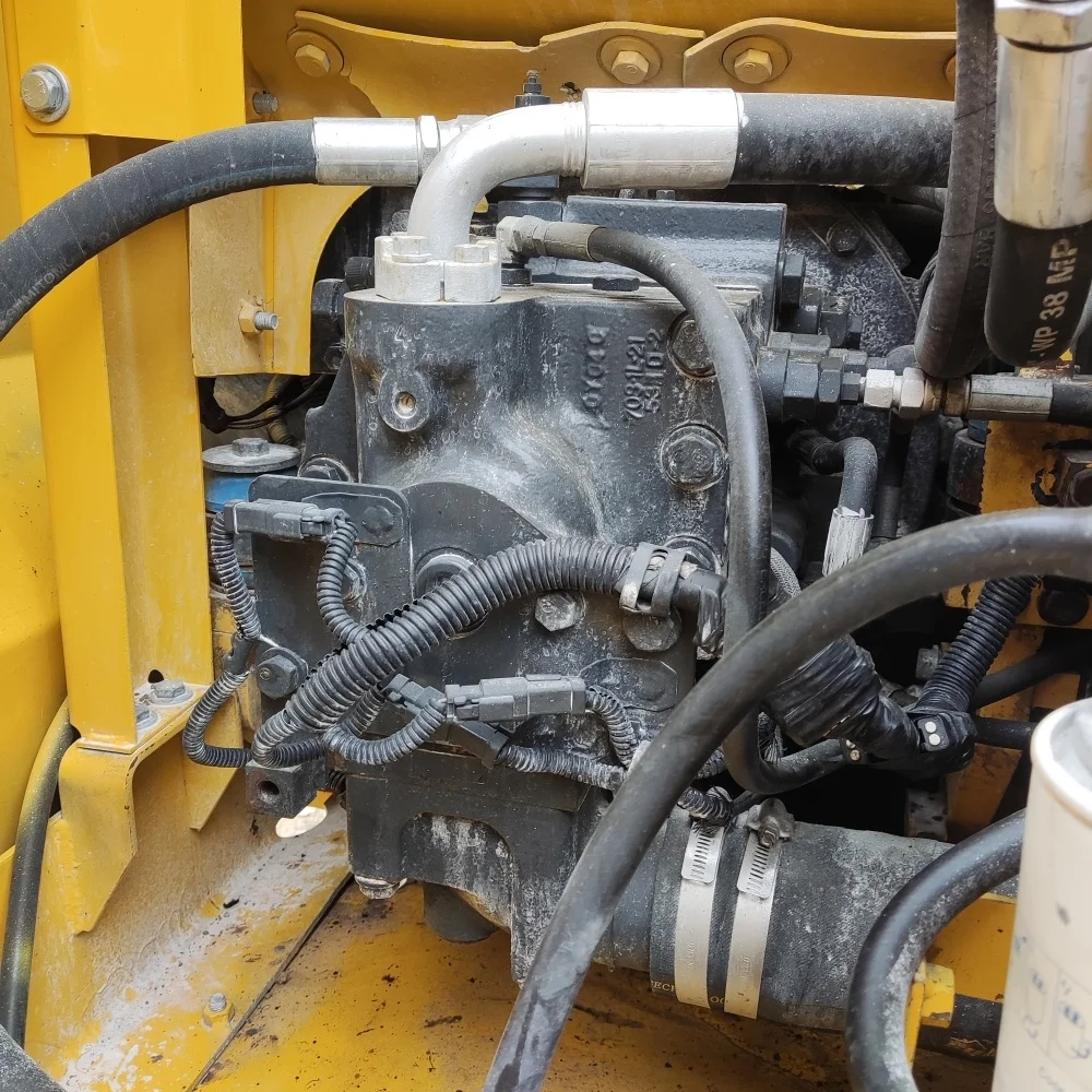 Japan brand Komatsu pc110-7 hydraulic crawler mini backhoe used excavator 7 ton on sale