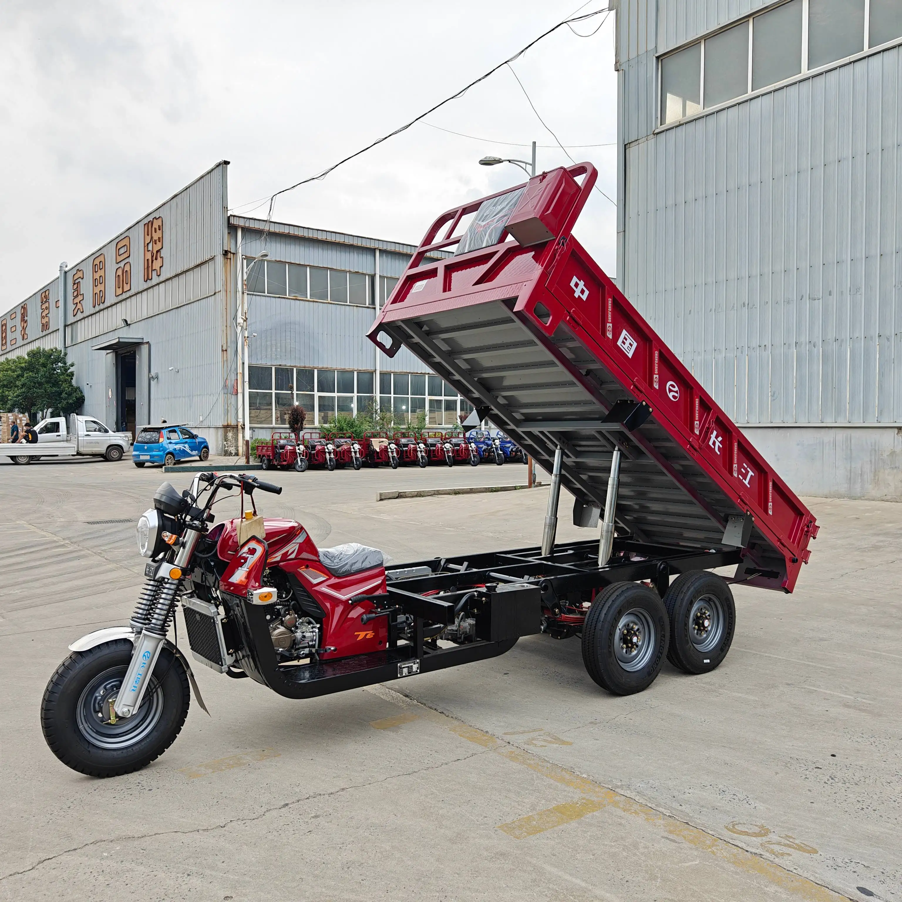 2025 Heavy-duty Double-bridge Four-wheel Double-cylinder Hydraulic Dump Tricycle Motor Vehicle