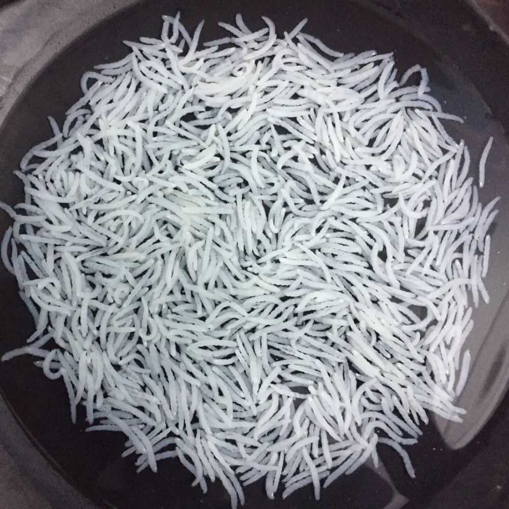We offer a MOQ of 25 with woven fabric bags. As a leading Basmati Rice exporter in Pakistan, we offer Super Kernel Steam Basmati