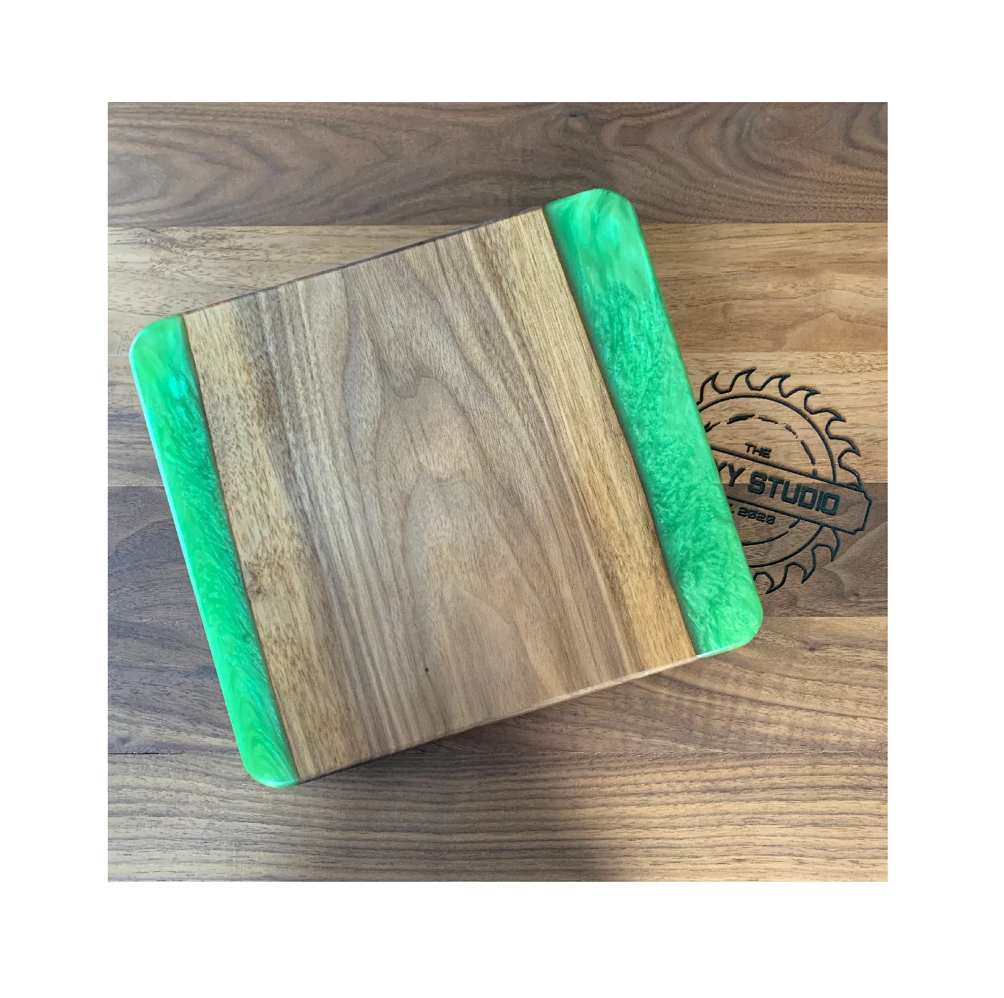 best Design Epoxy Resin Natural wood Cheese board Fruits Vegetables Chopping Serving Cutting Board durable quality best price
