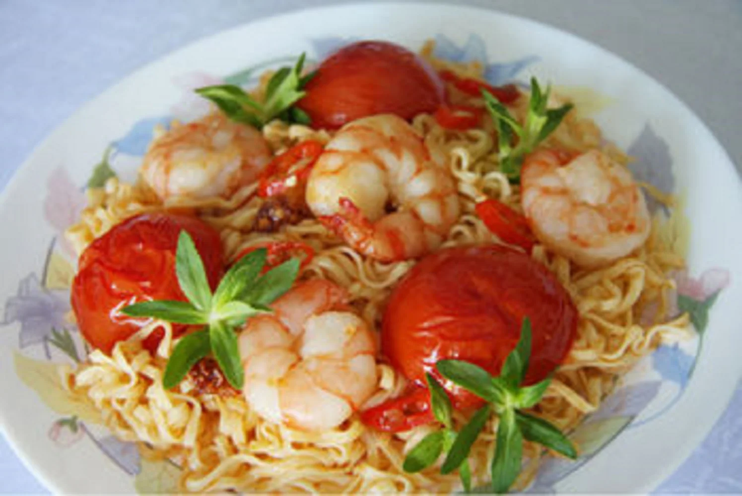 Hot Selling best price ISO 22000 -2018 SHRIMP AND CHICKEN FLAVOR QUANG NOODLE  wheat flour Viet Nam
