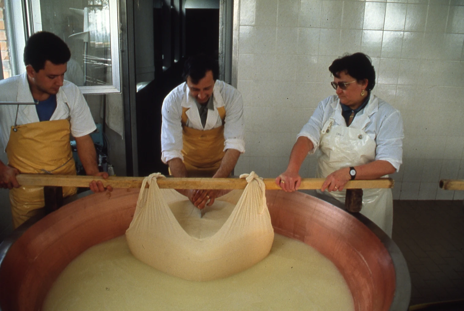 Best Quality Made in Italy 36 Months Slow Maturation 4.9 Kg. Parmigiano Reggiano Hard Italian Cheese