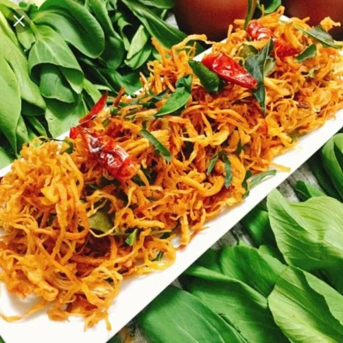Spicy Fried Shredded Chicken Jerky Meat with Dried Lemon Leaf Leaves for Bulk Export Snack Anna