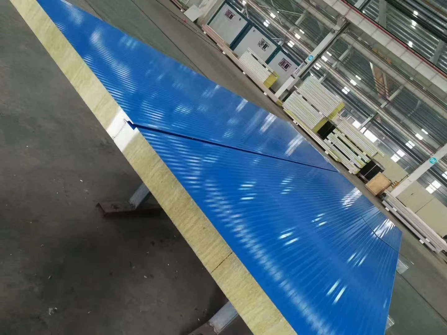 Home Polyurethane Timber Cold Storage EPS Polyurethane Sandwich Roof Panels Romanian Production 50mm Exterior Decorative Design