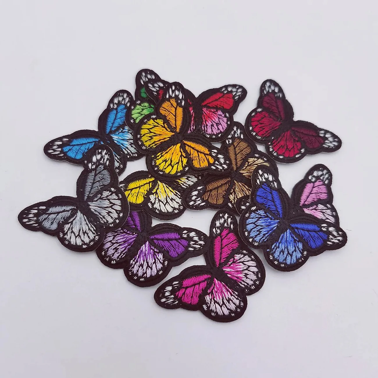 12pcs Cute Embroideries On Patches Sunflower Bee Butterfly Animal Patch For Jeans Hats Bags Clothing
