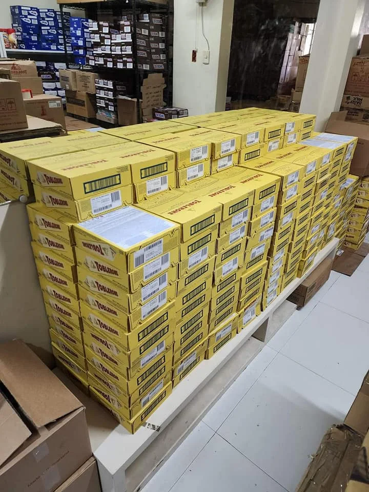 Официальная плитка молочного шоколада Toblerone изготовлена из швейцарского по оптовой цене