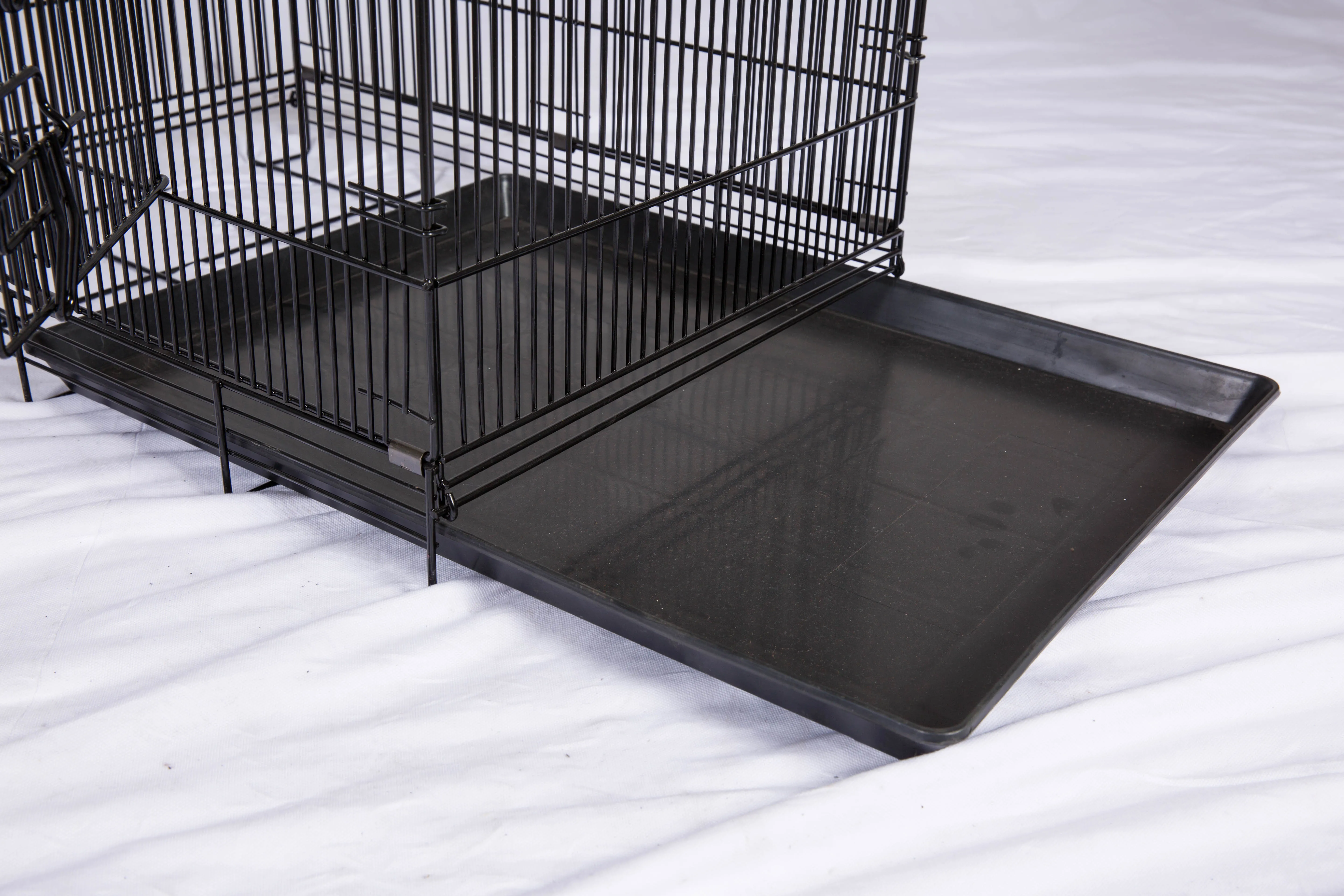 Wholesale Heavy-Duty Metal Dog Crate Portable Folding 23 30 48 Inches Wire Mesh Kennel for Pets for Cats Dog Travelling House