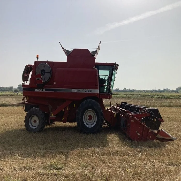 Fairly Used Agriculture Machinery Combine Harvester New-Holland CR9060 For Rice And Wheat Cheap Combine Harvester From France