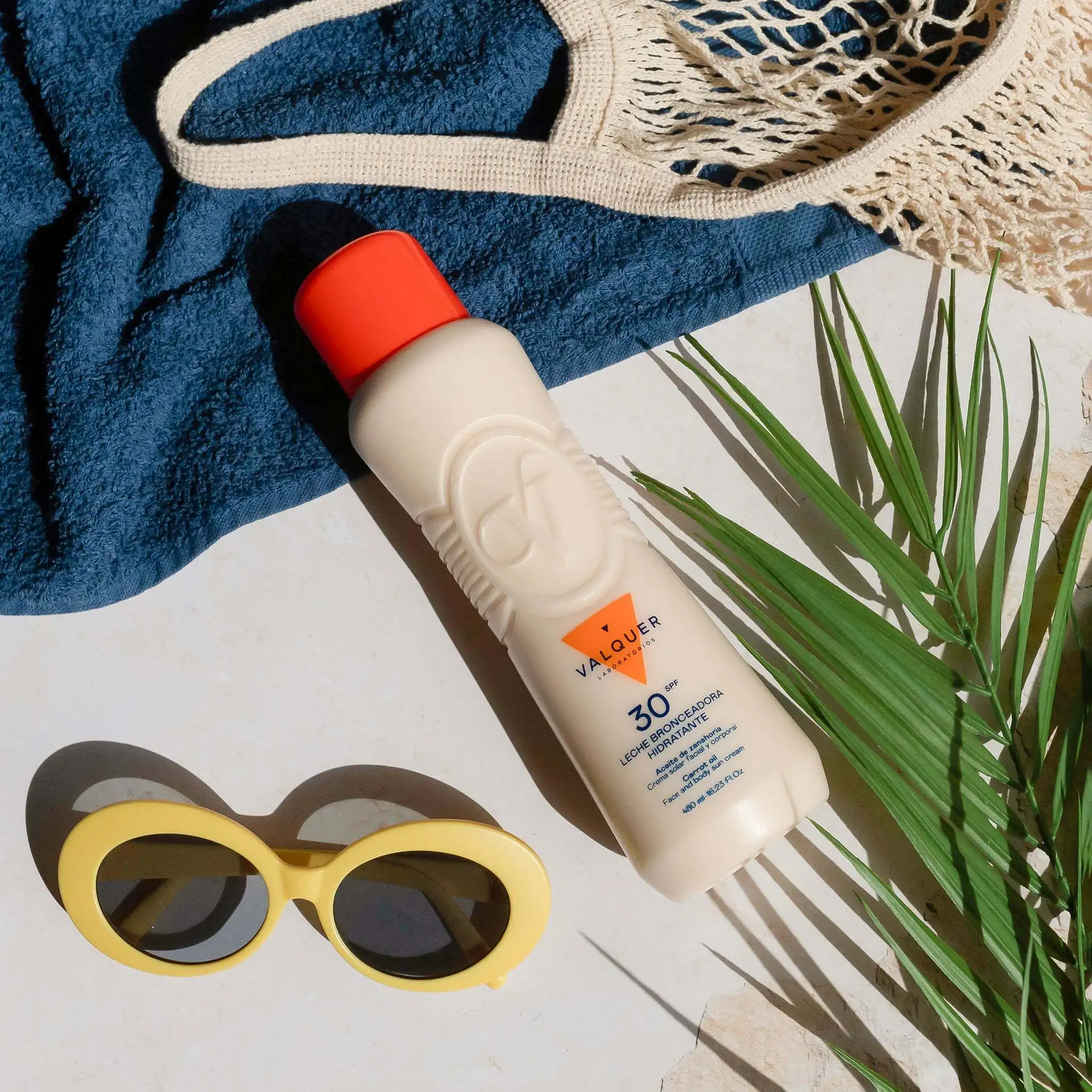 Premium Quality Valquer Moisturizing Milk Face and Body Carrot Tanning SPF 30 Sunscreen. 500 ml