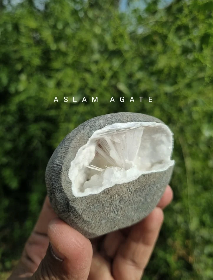 Best Quality Natural Scolecite Crystals Clusters Minerals Specimen Wholesale Clusters For Home Decoration And  Business Gifts