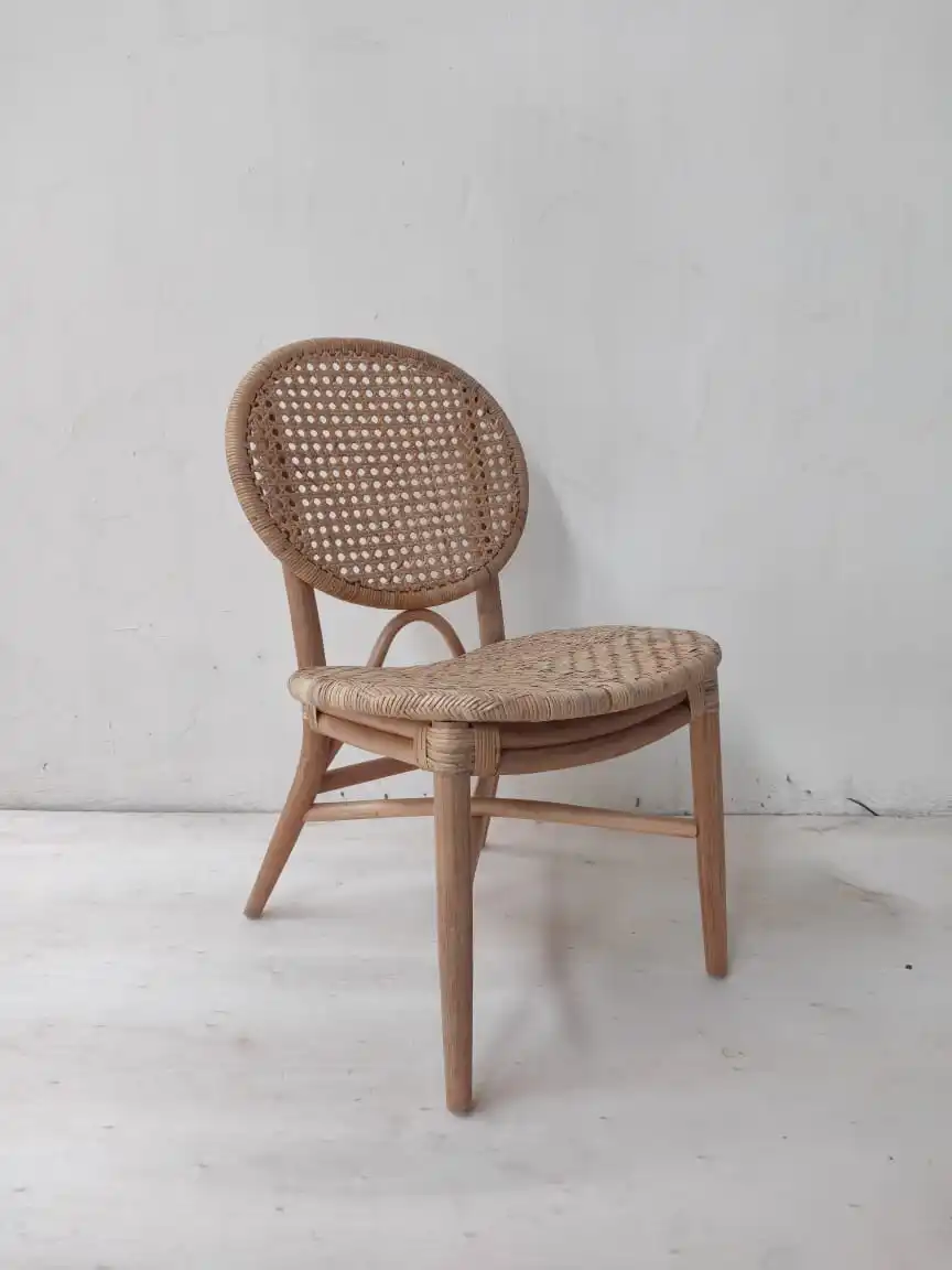 Wholesale stackable cafe bistro wood seat restaurant design bar luxury rattan wood chair