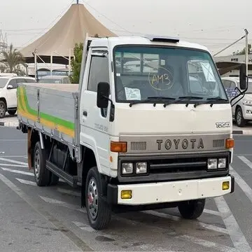 Продажа подержанных грузовых автомобилей Toyota Dyna U600 и U800 (2011-настоящее время)/TOYOTA 100 2 5 D-4D DC Самосвал-б/у 1991 TOYOTA DYNA