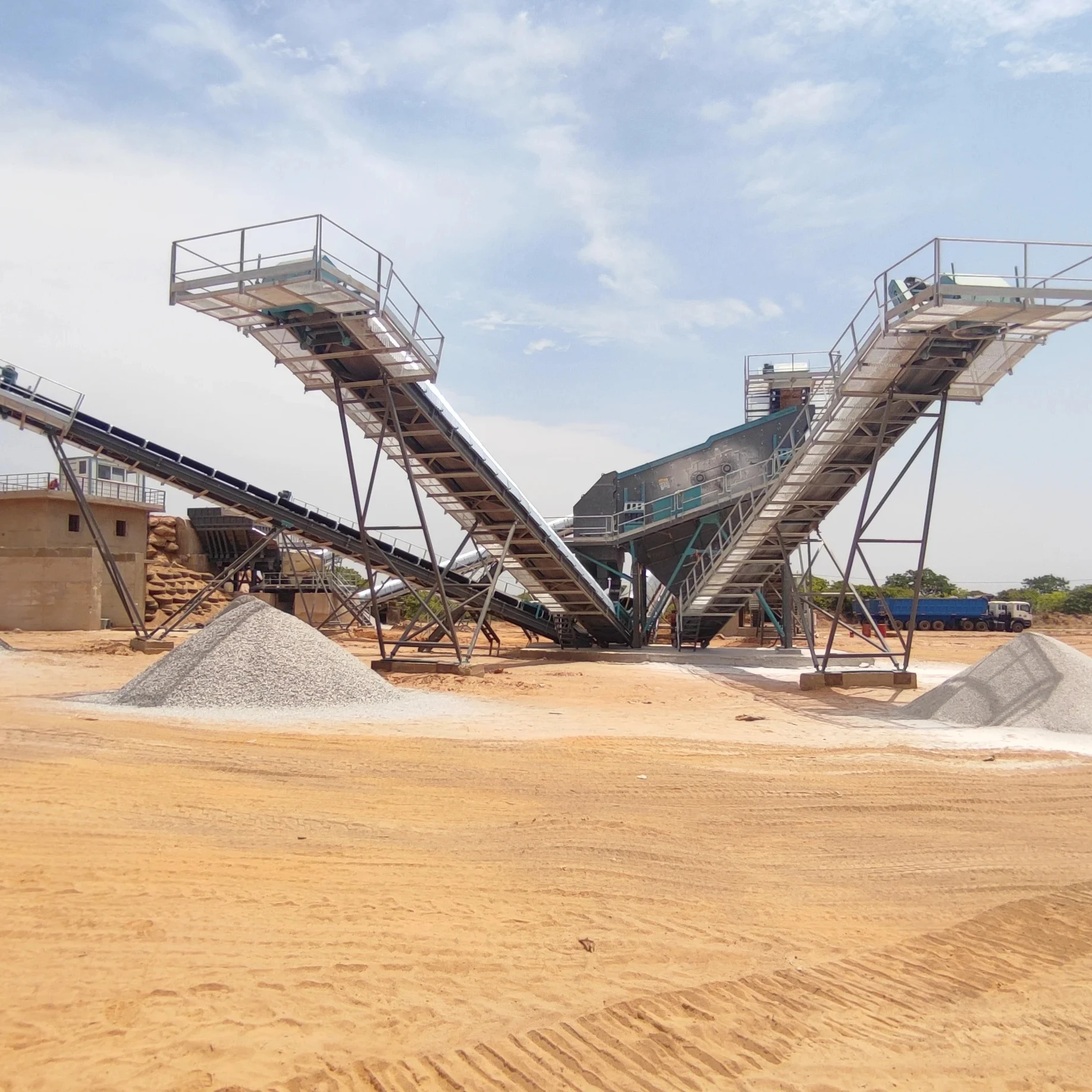250 tph CAPACITY CRUSHING PLANT FOR GRANITE AND BASALT, 2 YEARS WARRANTY, HIGH QUALITY MACHINE!