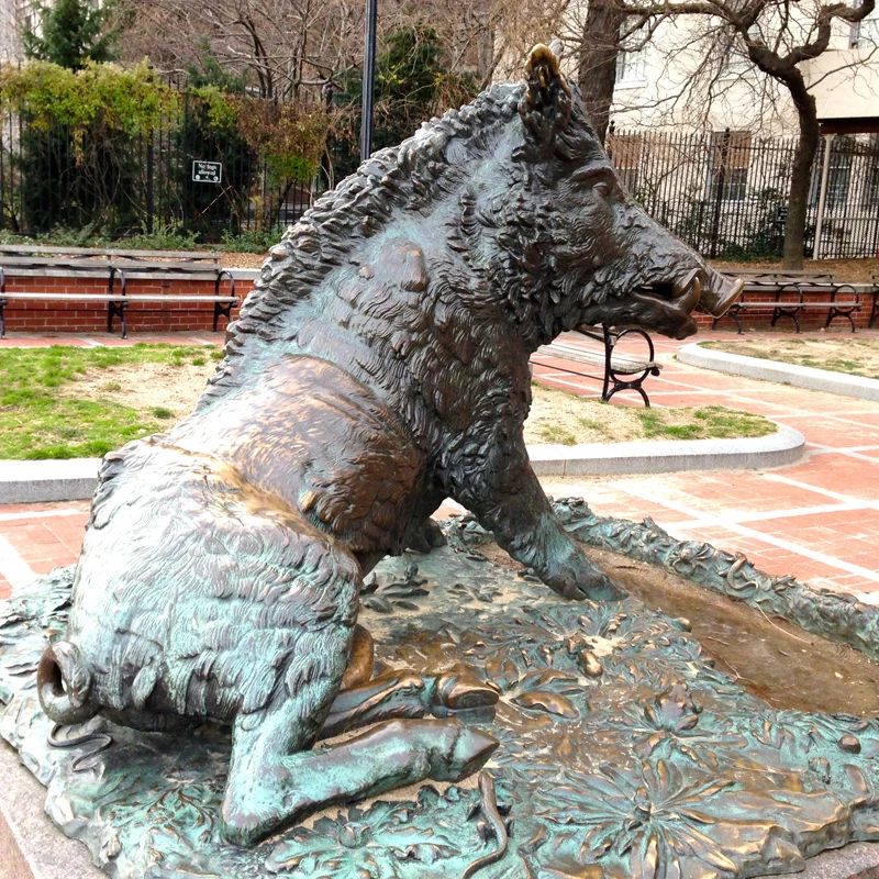 Wild boar fountain sculpture).jpg