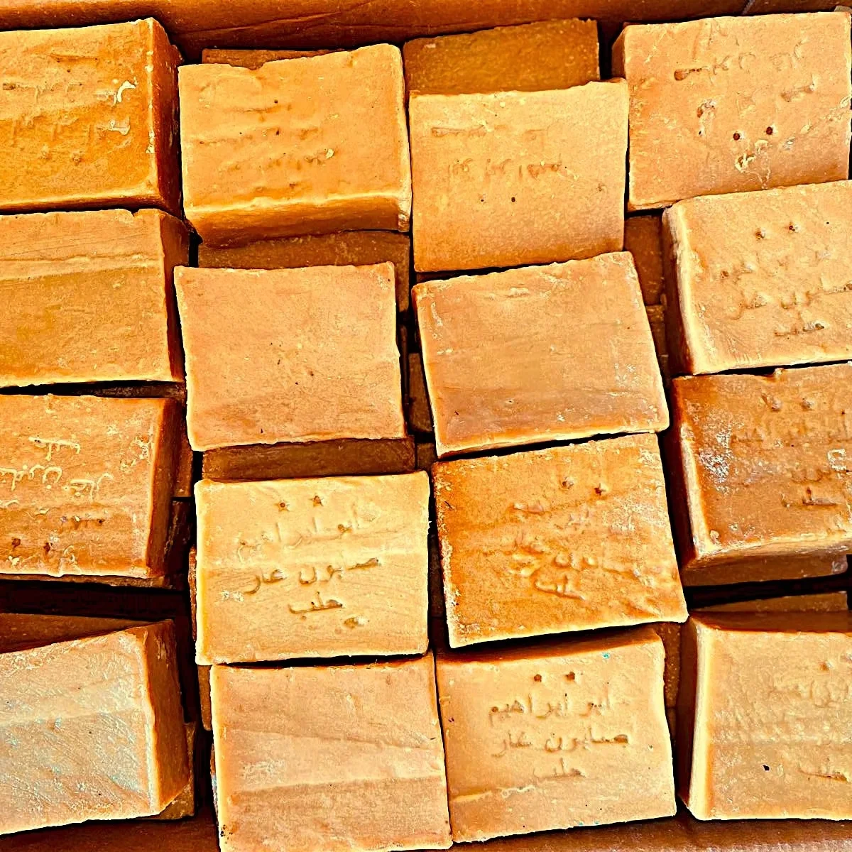 Aleppo 100% Natural Aleppo Laurel Oil Handmade Soap Eco-Friendly Vegan Moisturizing Antibacterial Cleaning Feature
