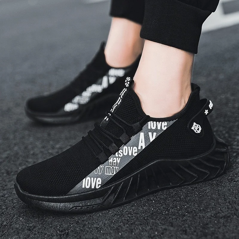2022 Wholesale New Style Fly Weave Breathable Sport  Men Non-slip Casual shoes Fashion Sneakers