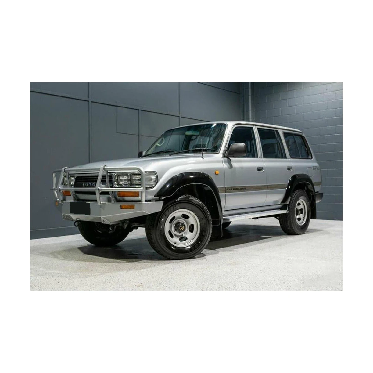 USED Toyotas Land Cruiser 5.7L V8 DOHC Dual VVT-i 32V 4WD, 100% Perfectly Working, Accident-Free, 1 Year Warranty.