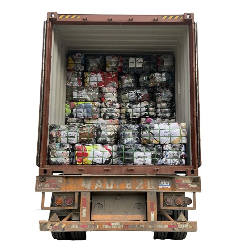 Stock Up and Save: Wholesale Prices on Mixed Clothing Bales!