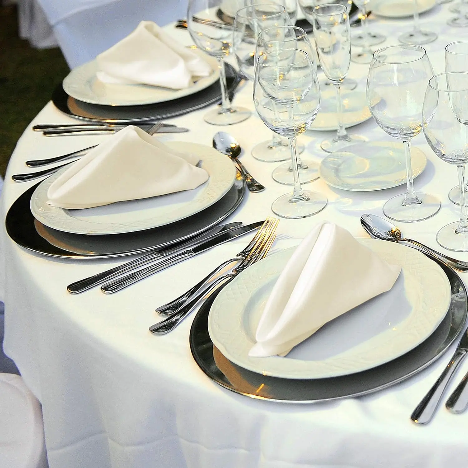 Custom size plain dyed satin napkins 30*30 40*40 50*50cm smooth table cloth napkins for Restaurant Banquet Graduation Party