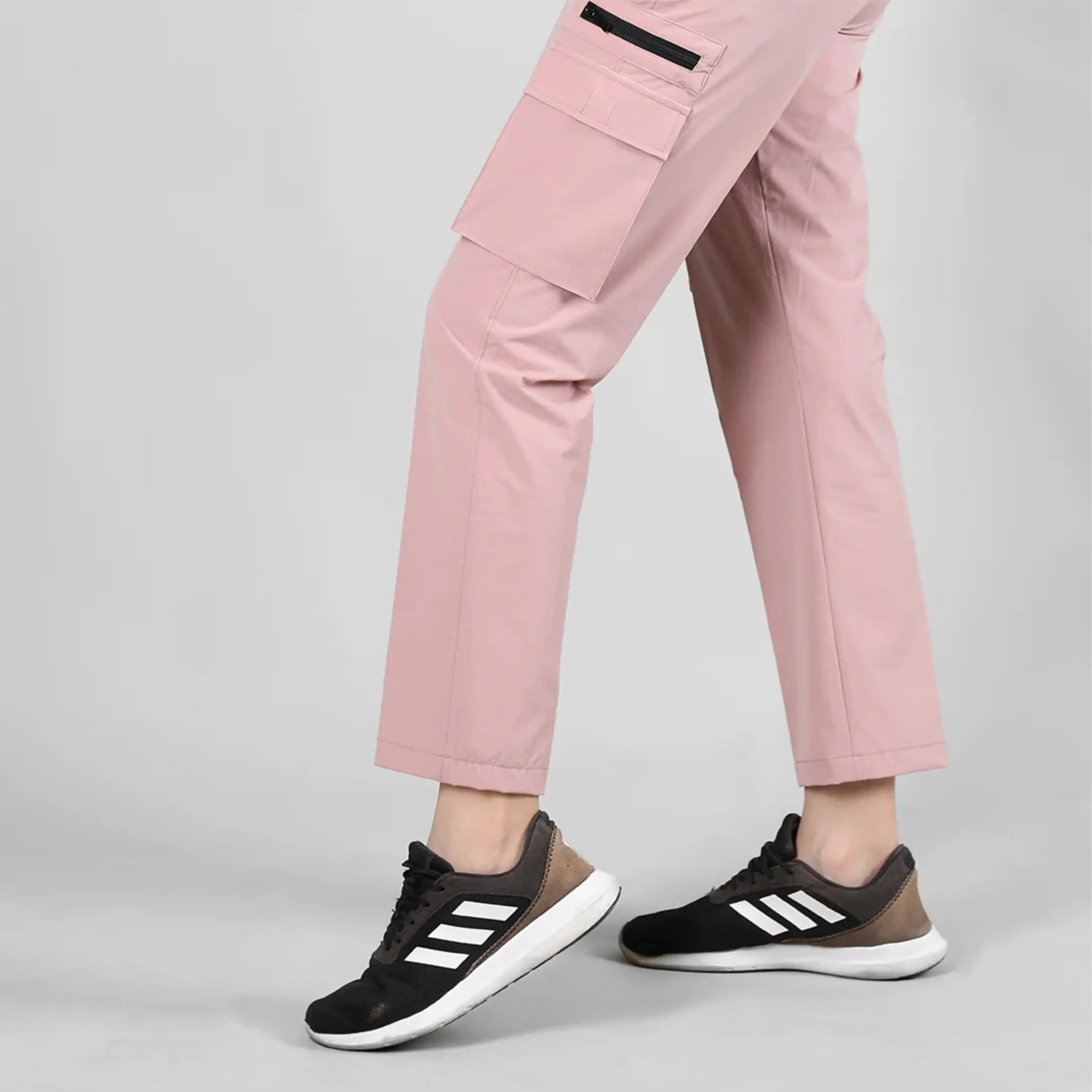 Comfortable and Trendy Womens Cargo Pants - High-Quality Material - Perfect for Casual Wear and Outdoor Adventures