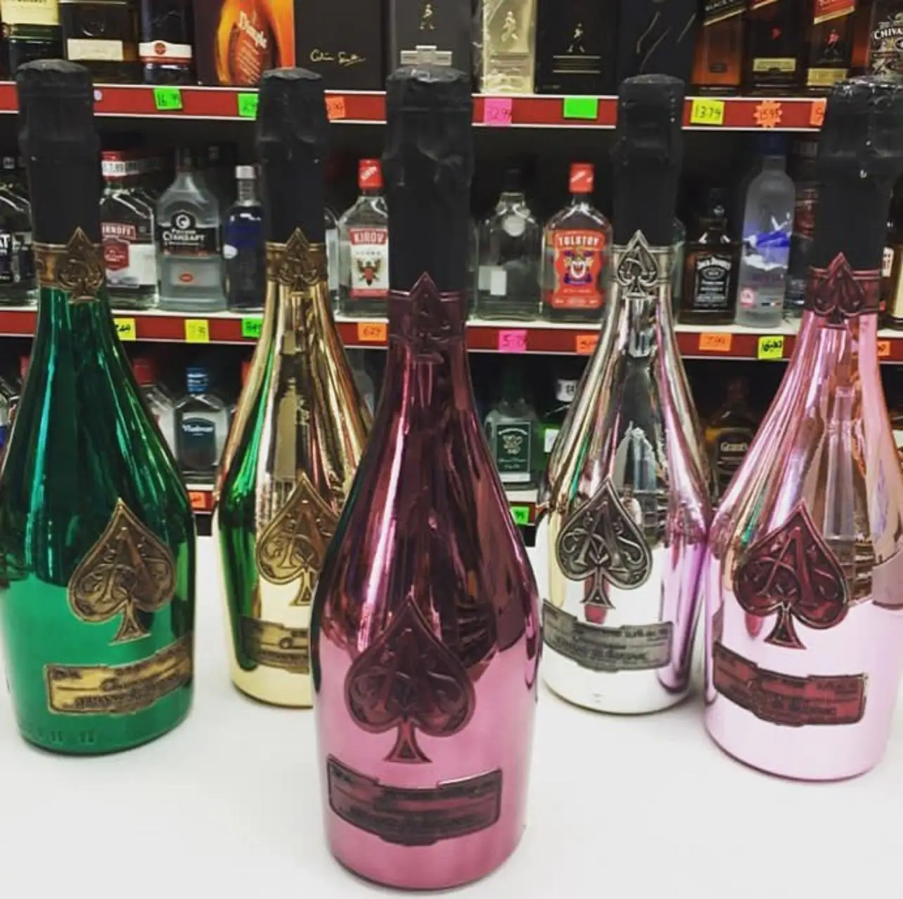 Туз пик шампанское всех цветов