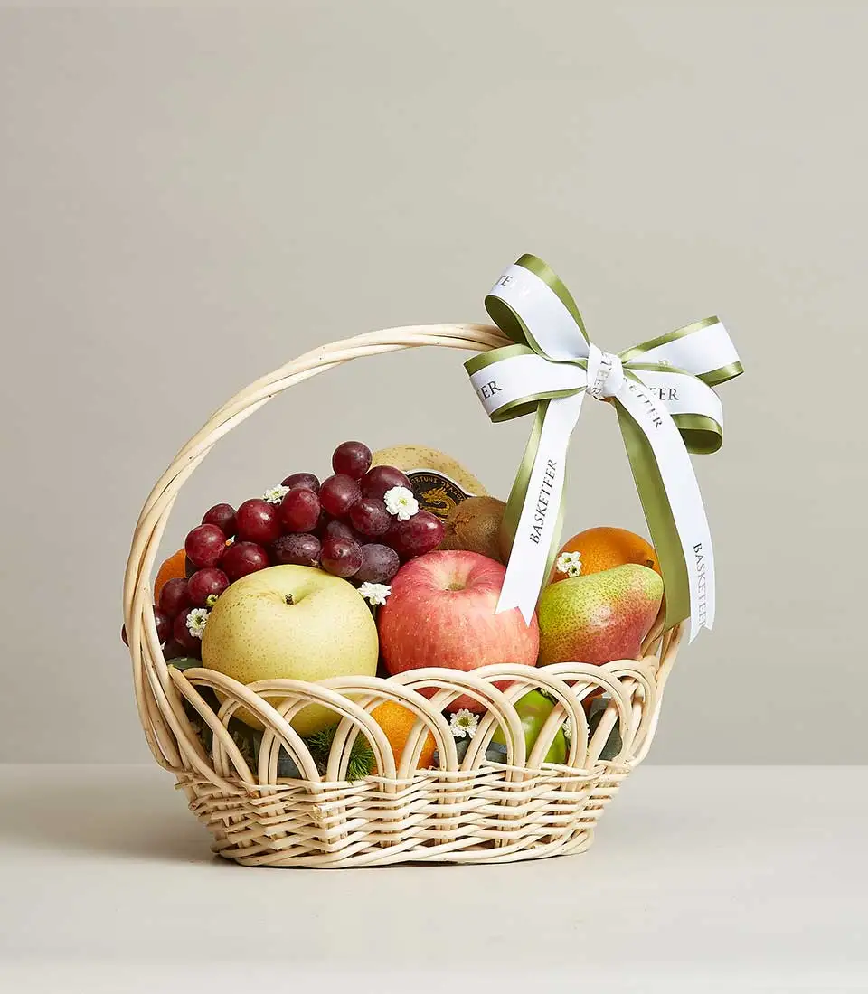 Round Wicker Gift Basket - Multipurpose Hand-woven Rattan Basket with Handle for Flowers, Fruit and Gift Hamper Basket