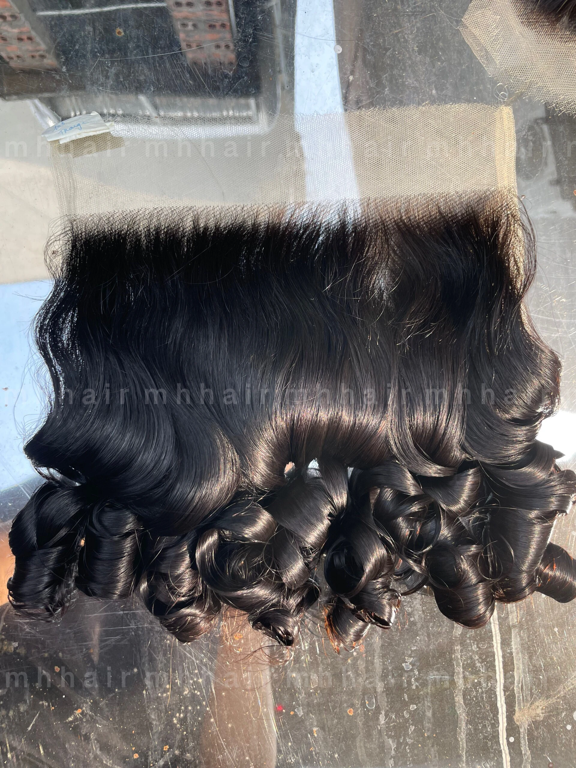 Wholesale Handtied HD Lace Bouncy Wavy 13*4 HD Full Lace Human Hair HD. Transparent Lace Frontal Wig 150% 180% 220% Density