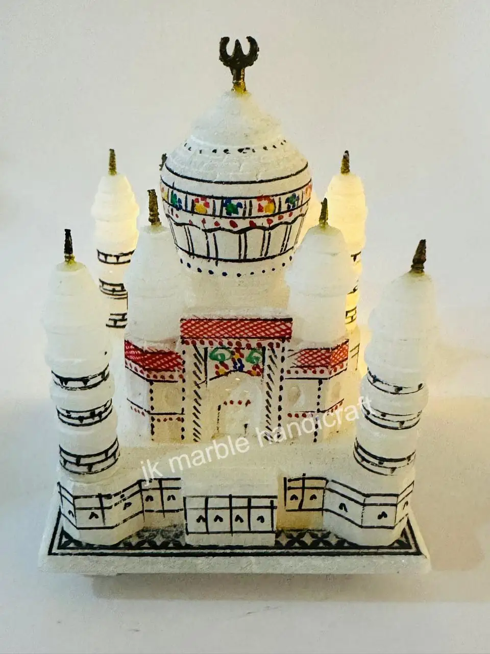 Indoor  Square Natural  Marble Model  Taj Mahal Attractive And  Unique   Status  For  Gifting And Home  Table Decorative  Item