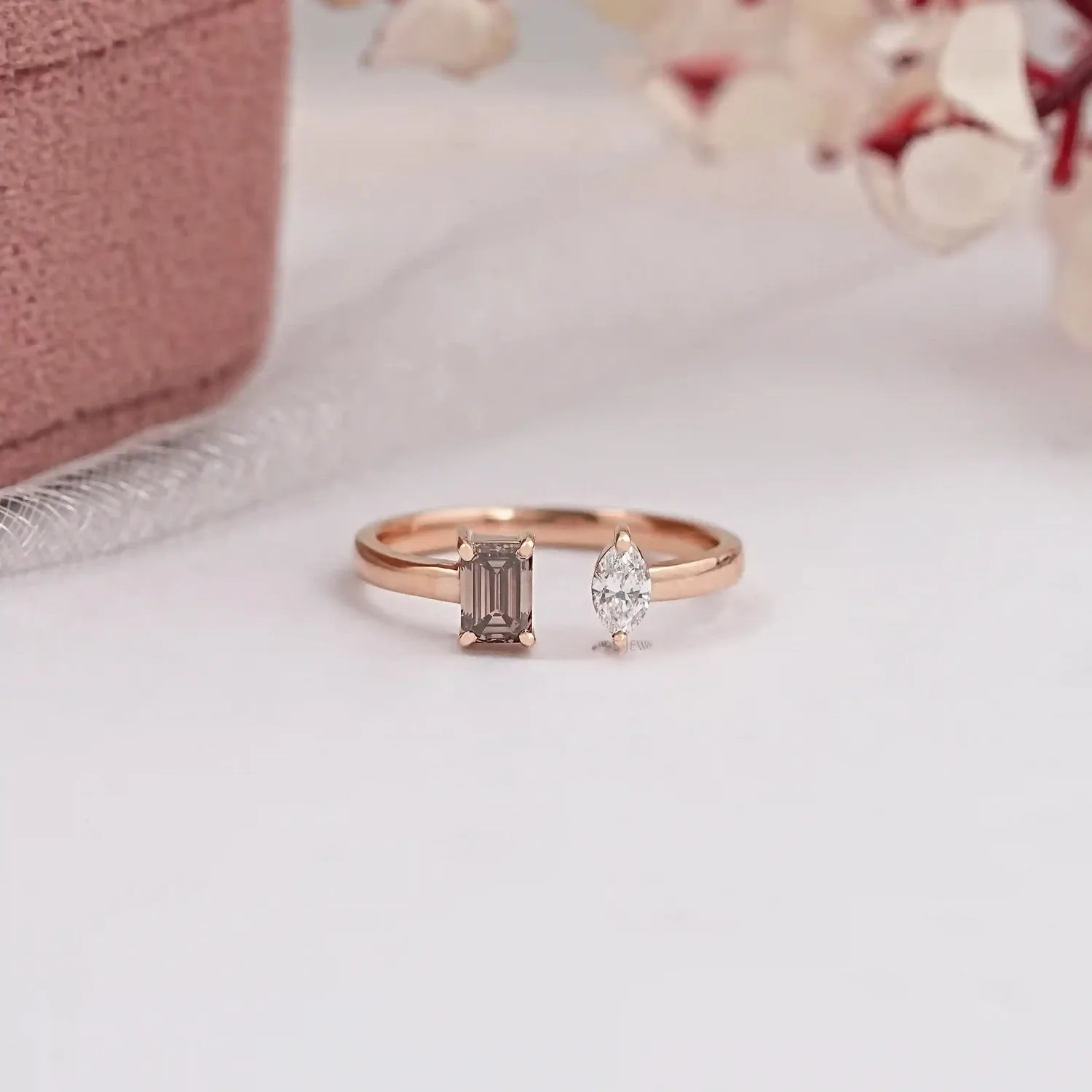 Unique 3*6mm Marquise Cut 6*4 Emerald Cut Champion Color Moissanite Diamond Engagement Ring With 10k Solid Gold Ring For Gift