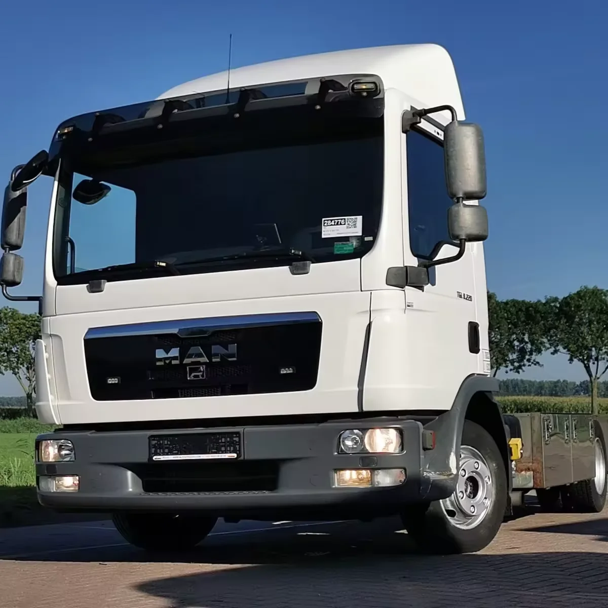 Подержанный 2012 MAN TGL 8 220 t e5 174 тягач