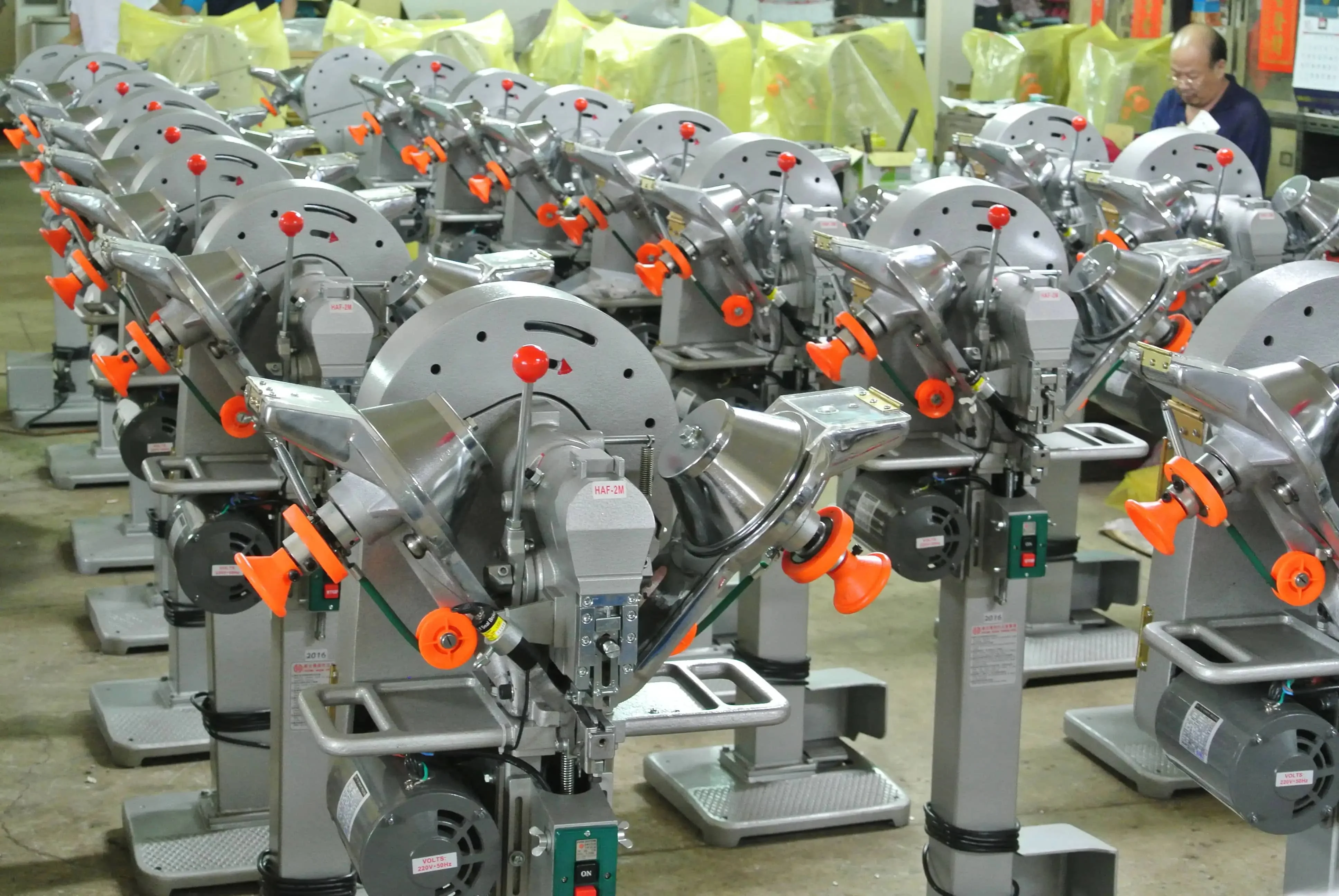 Taiwan Best Button Making Machine for Shirt Buttons with Custom Metal Design Capability