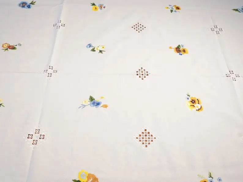 Set of Hand-Embroidered Tablecloth (150 x 250 cm) and Matching Napkins Premium Cloth Table Cover and Napkins