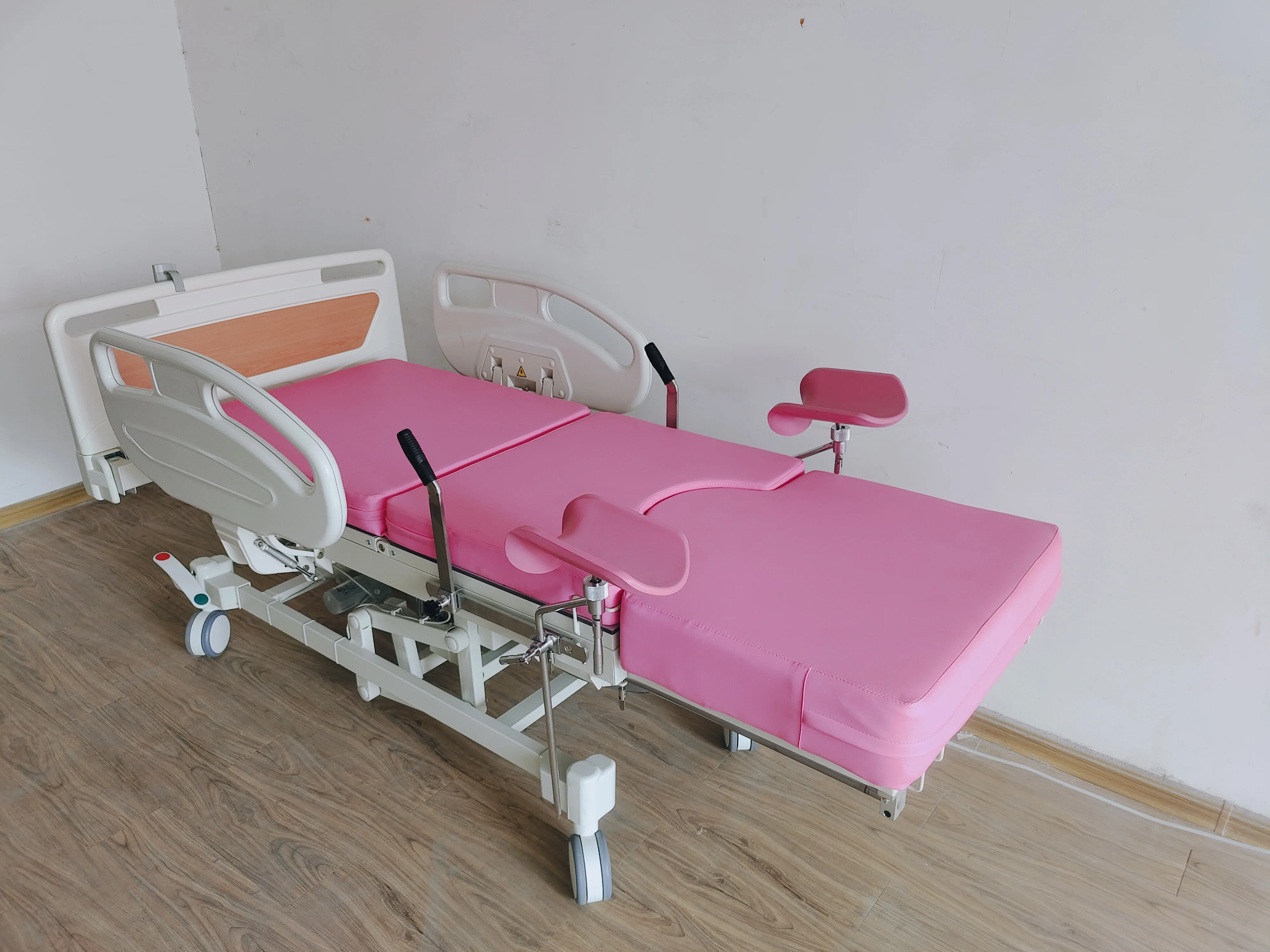 Gynecological Examination Obstetric Electric Hospital Factory Price Delivery Bed Multifunctional Hospital Chair Mobile