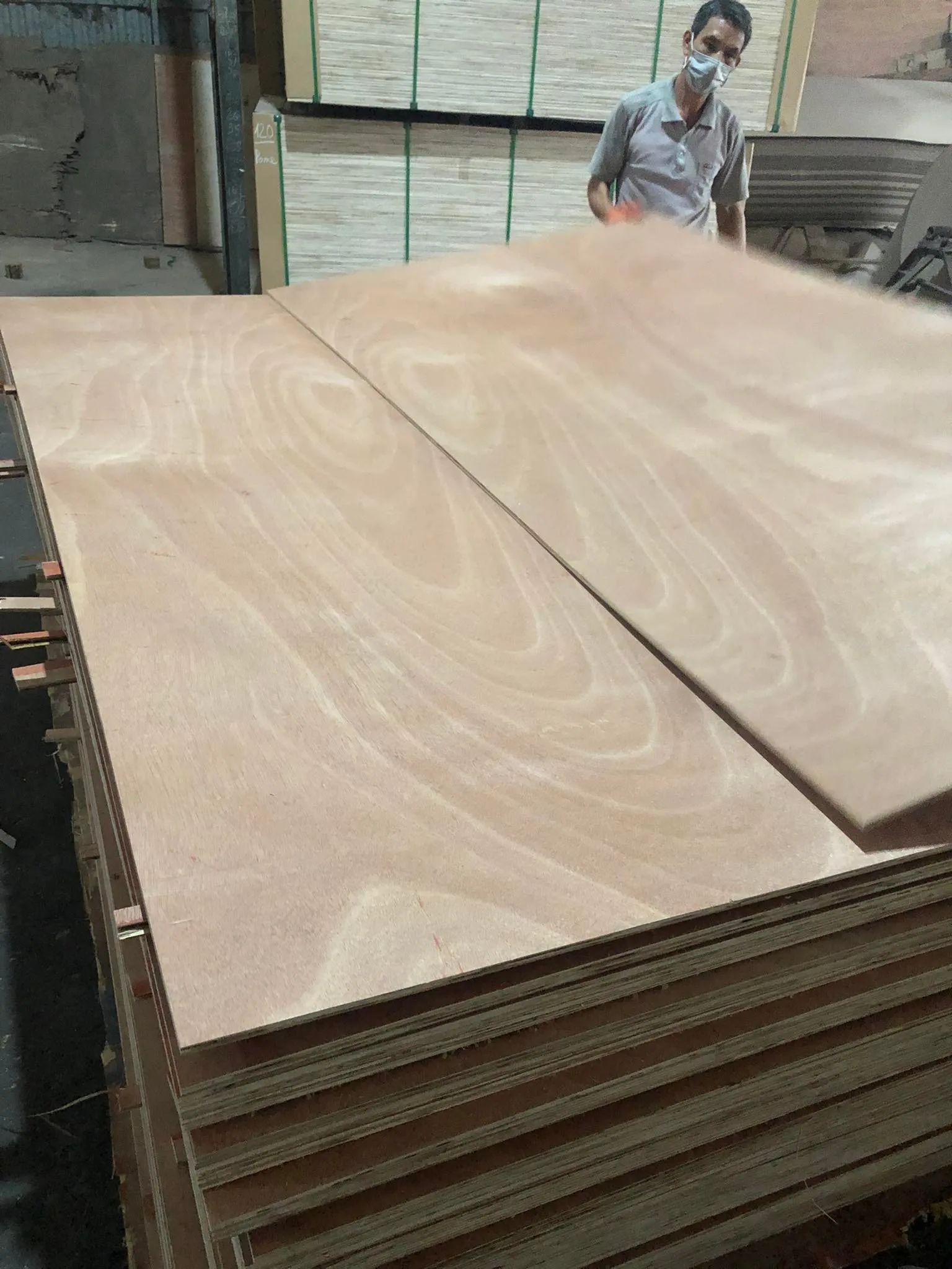 BEST RATE Okoume Plywood  Natural Veneer ALL GRADE Vietnam 4x8 for furniture OKOUME PLYWOOD