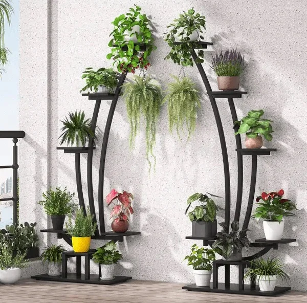 Hot selling 2024 Garden Furniture Metal Plant Stand Flower Planter Garden Display Shelf Rack with Latest Design