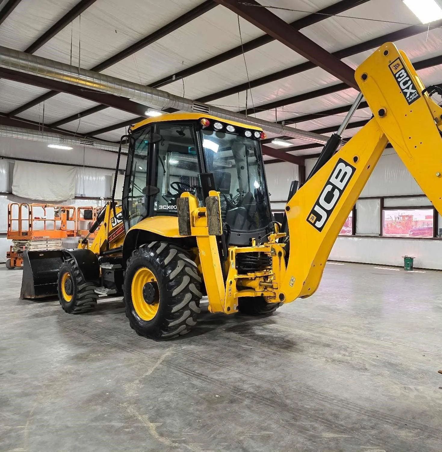 Б/у экскаватор-погрузчик 2022 JCB 3CX14 экскаватор и фронтальный погрузчик для строительства зданий
