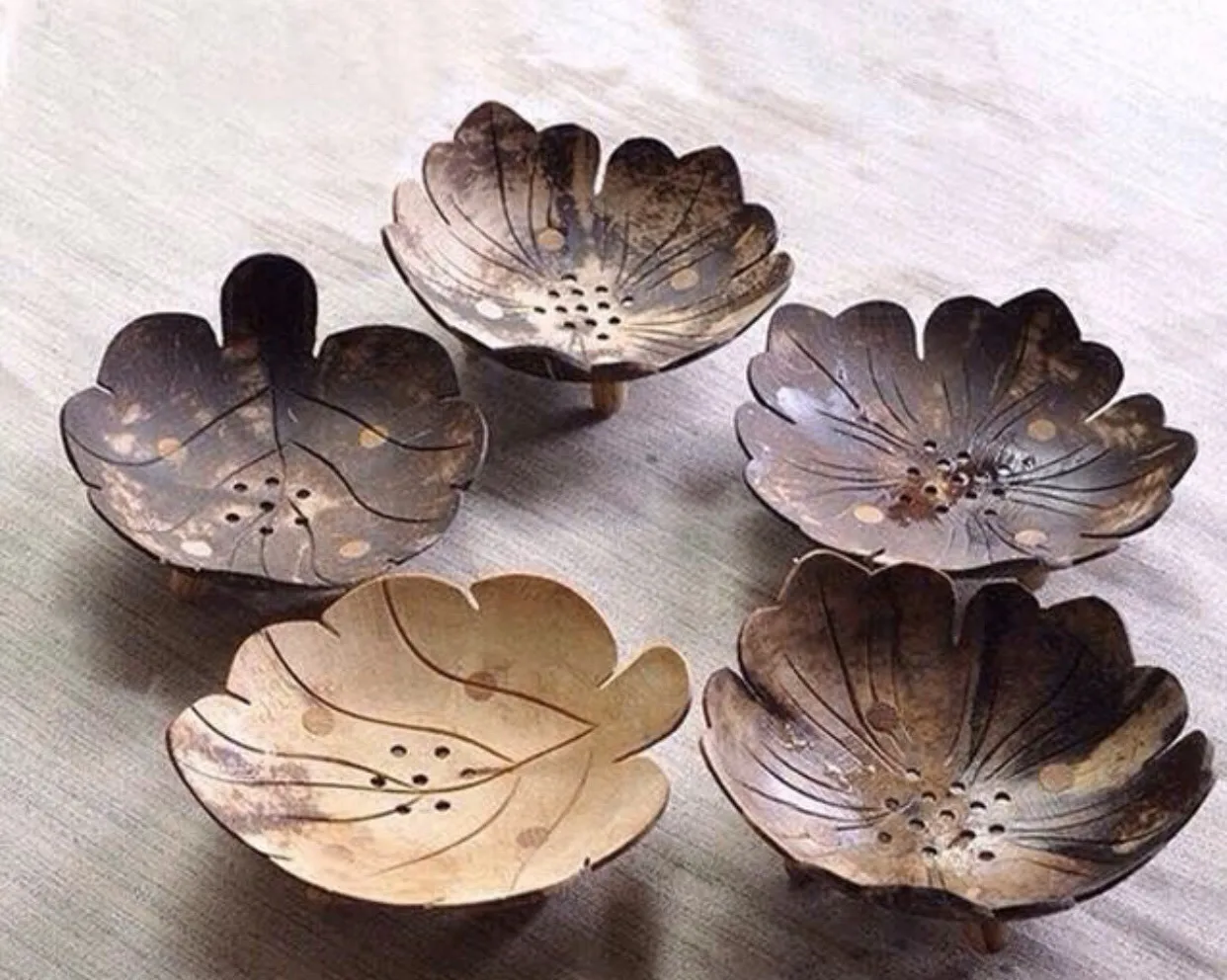 HOT TREND Bathroom Accessories Kitchen Accessories Coconut Soap Dishes Soap Holder Candle Holder Best Home Decoration