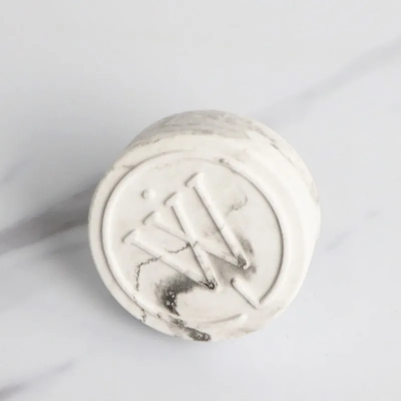 FinRu Stocked Wholesale Scented Ceramic Aromatherapy Essential Oil Diffuser Home Car Vent Clip Decoration Air Freshener