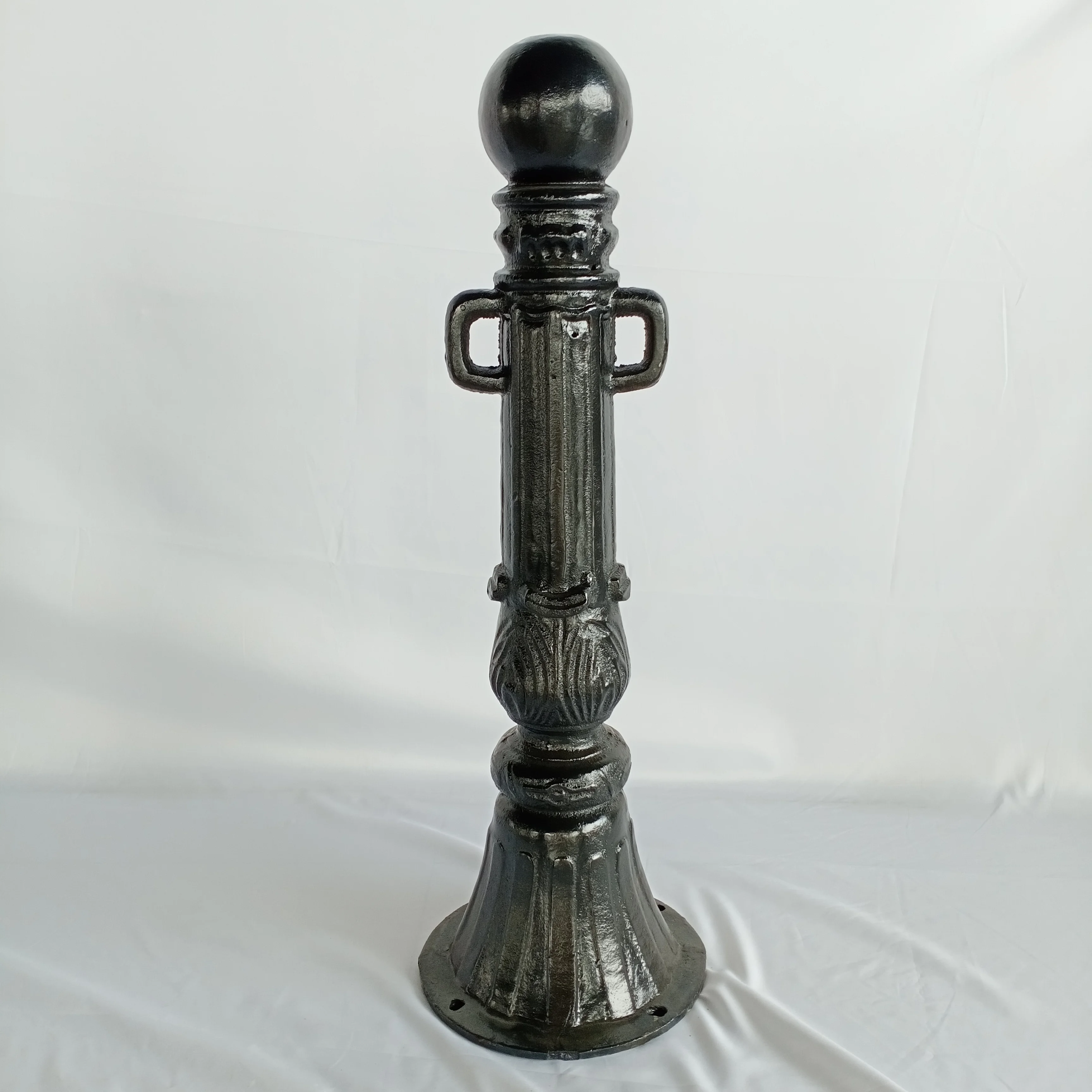 Customize Street Roadside Safety Cast Iron Parking Post Fixed Traffic Barrier Bollard