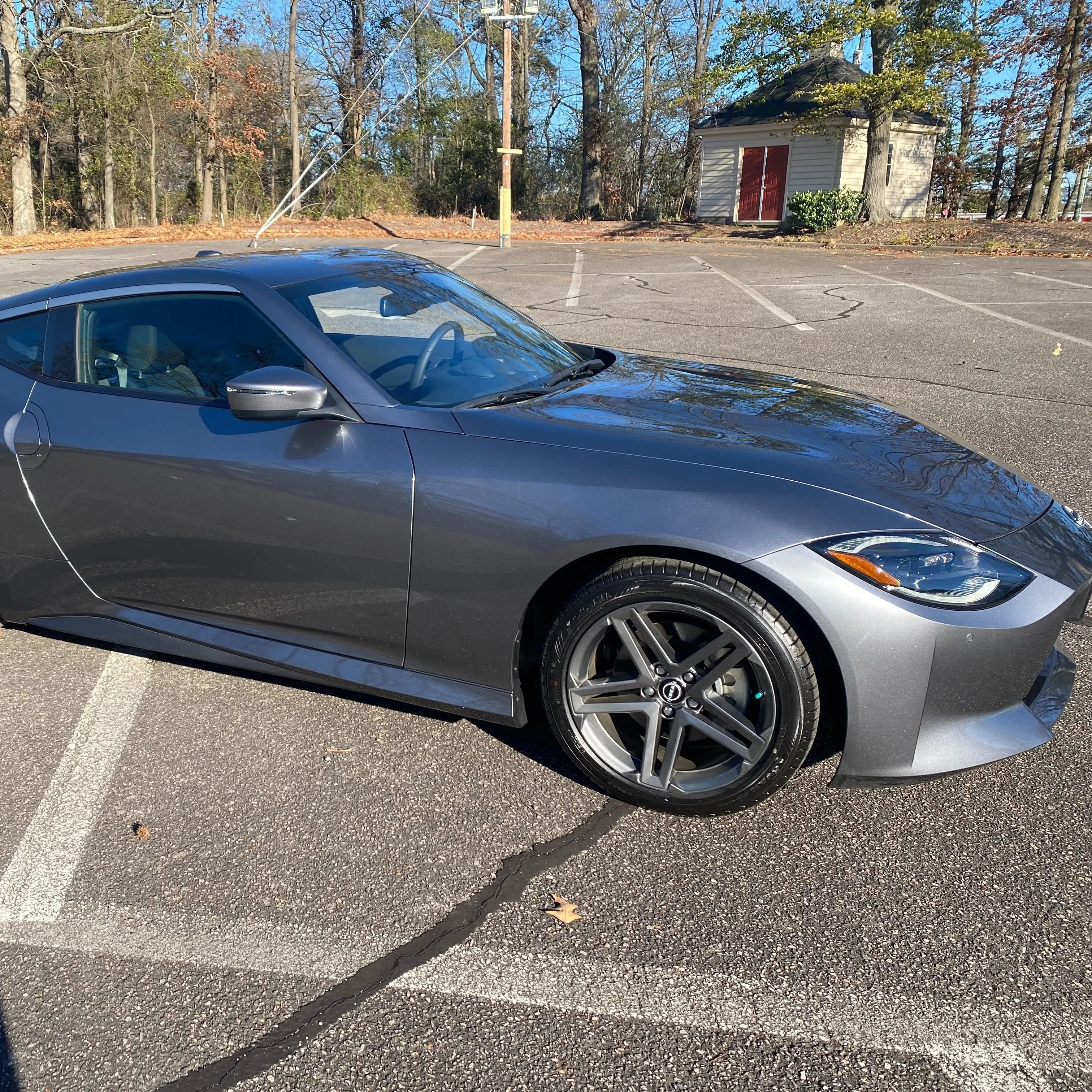 Продается качественный оригинальный спортивный автомобиль Nissan Z недорогой высокое качество продажа подержанных автомобилей
