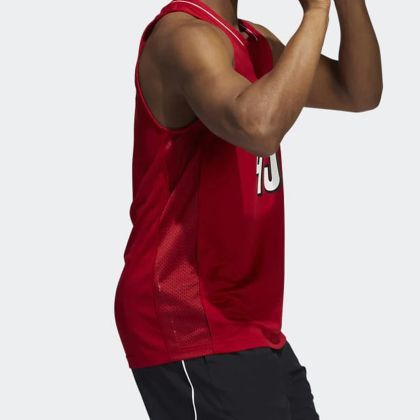 New design 2023 red and black insert collar style custom basketball uniform for men with side rice hole mesh panel