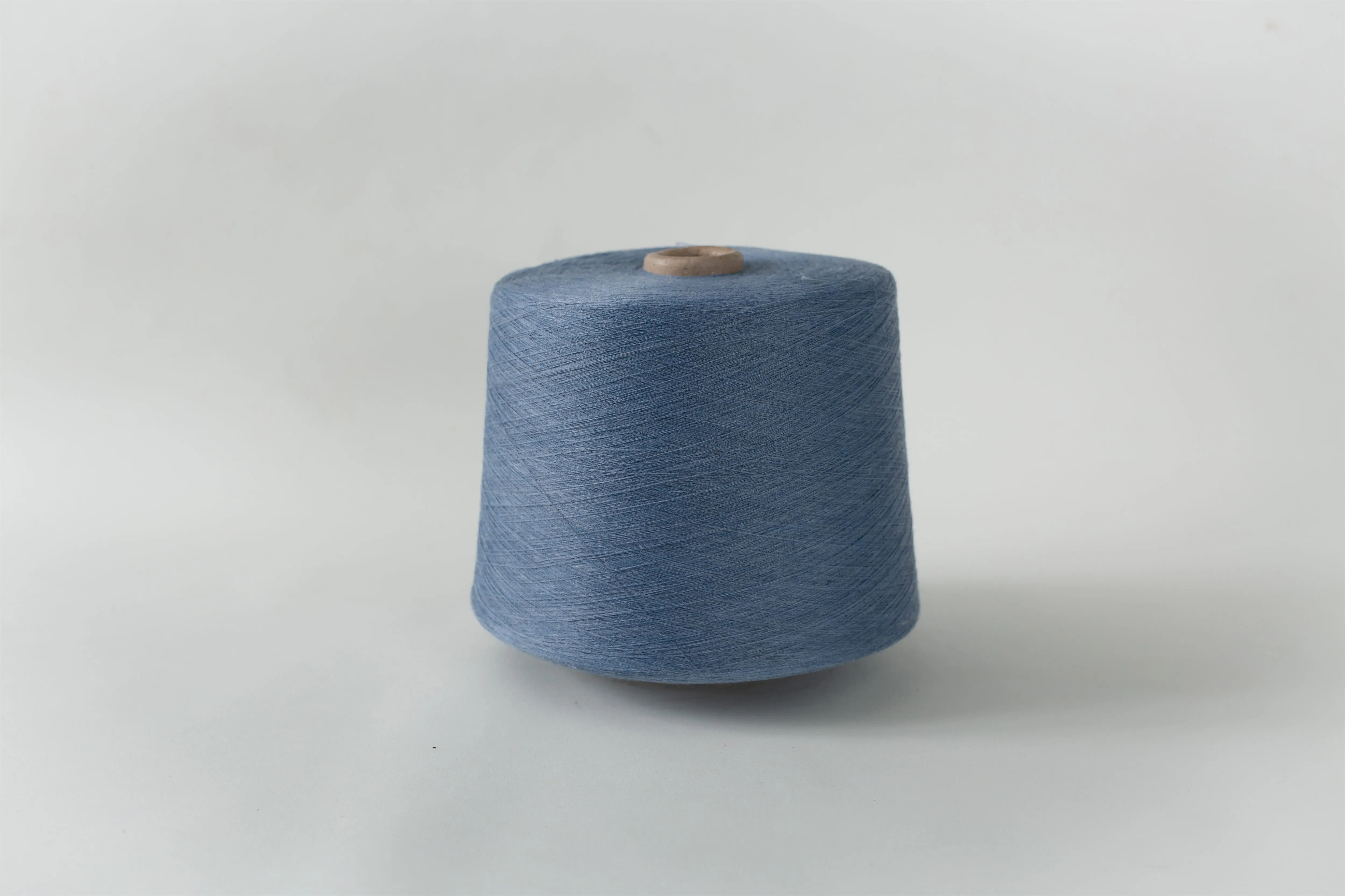 Vietnam supply  100% polyester  yarns ring spun yarn 40S/1 for knitting socks and fabrics